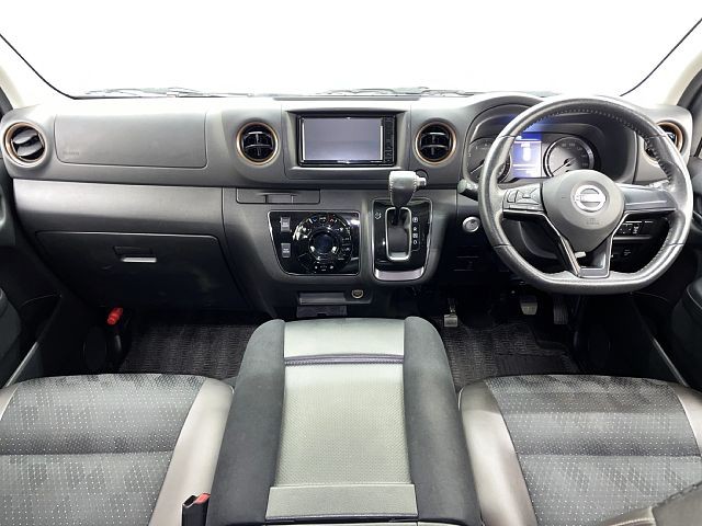 NISSAN CARAVAN VAN (URVAN)
