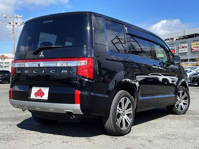 MITSUBISHI DELICA D5