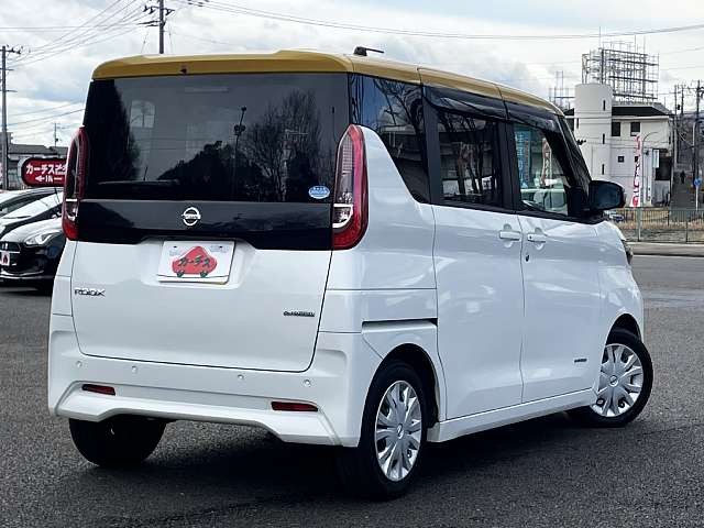 NISSAN ROOX