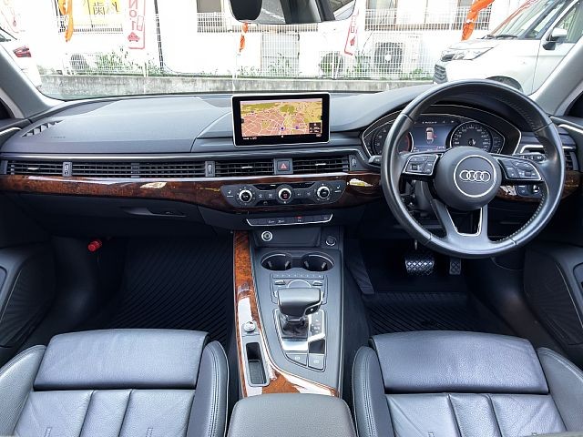AUDI A4 AVANT
