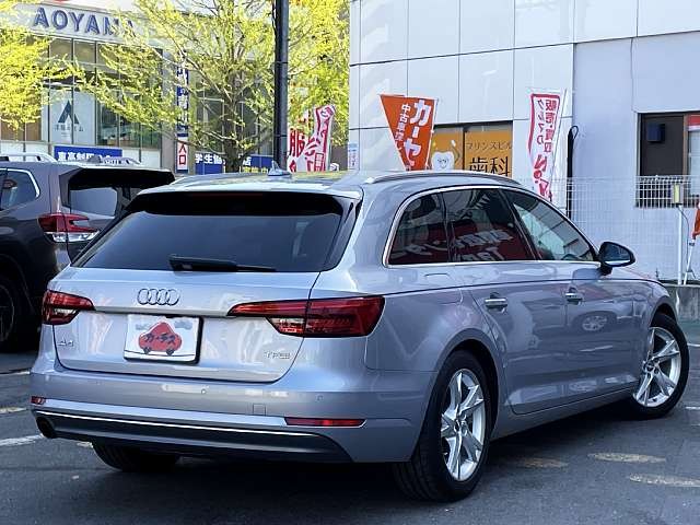 AUDI A4 AVANT