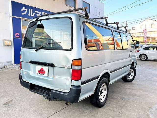 TOYOTA HIACE VAN