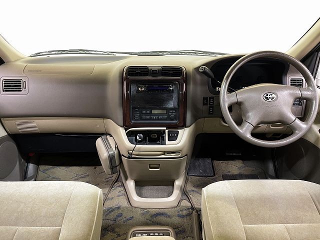 TOYOTA GRAND HIACE