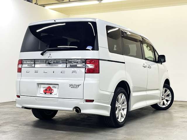 MITSUBISHI DELICA D5