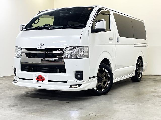 TOYOTA HIACE VAN