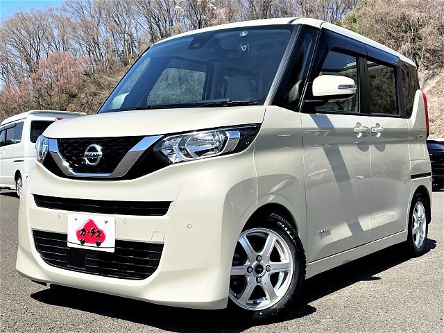 NISSAN ROOX