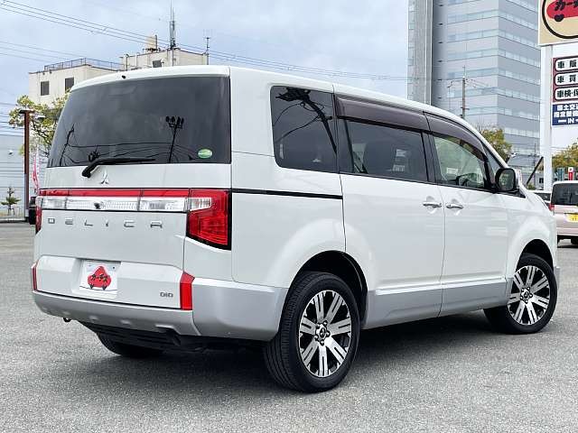 MITSUBISHI DELICA D5