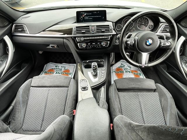 BMW 320i (3 SERIES)