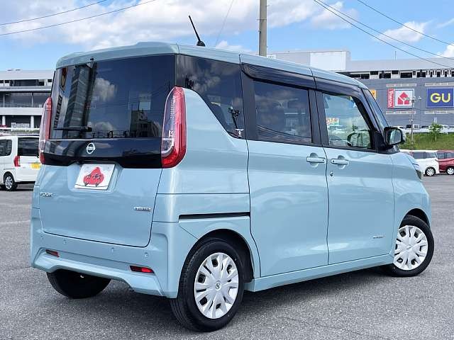 NISSAN ROOX
