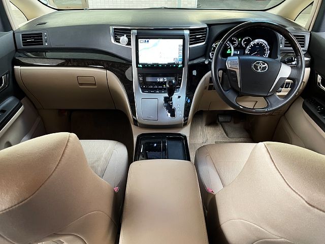 TOYOTA VELLFIRE HYBRID