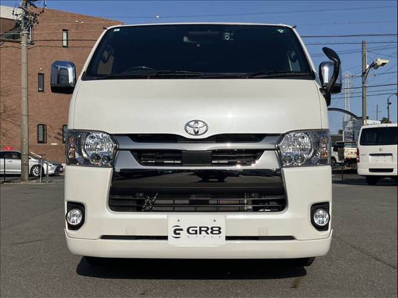 TOYOTA HIACE VAN