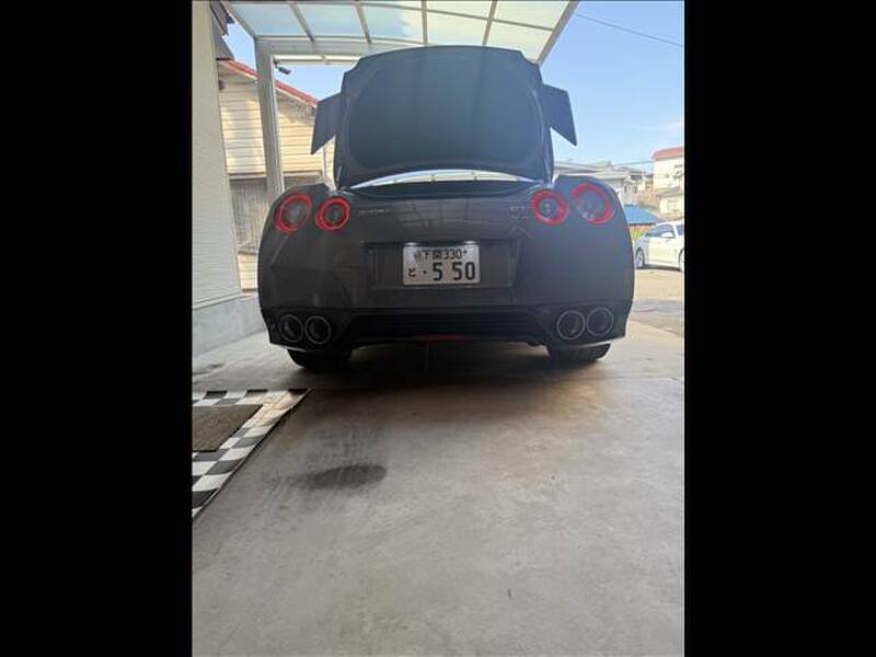 NISSAN GT-R