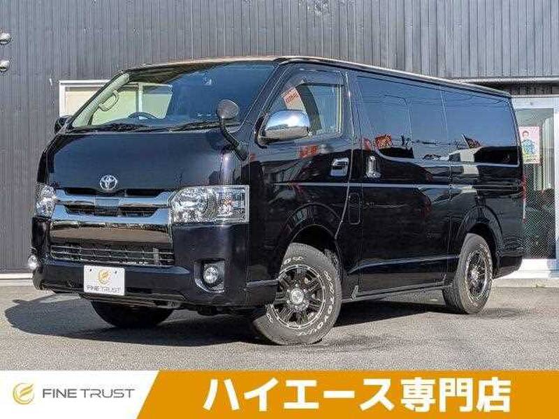 TOYOTA HIACE VAN