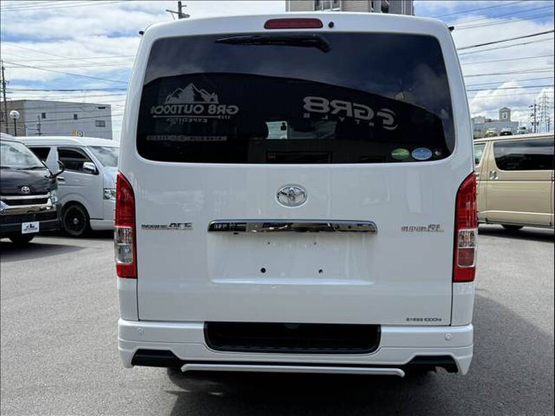 TOYOTA REGIUS ACE VAN