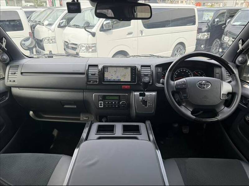 TOYOTA REGIUS ACE VAN