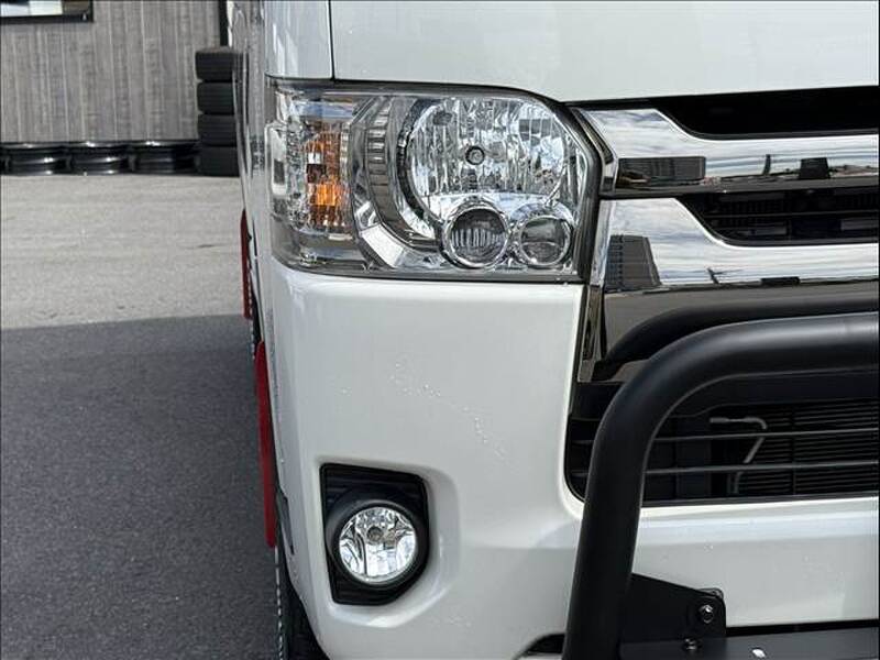 TOYOTA REGIUS ACE VAN
