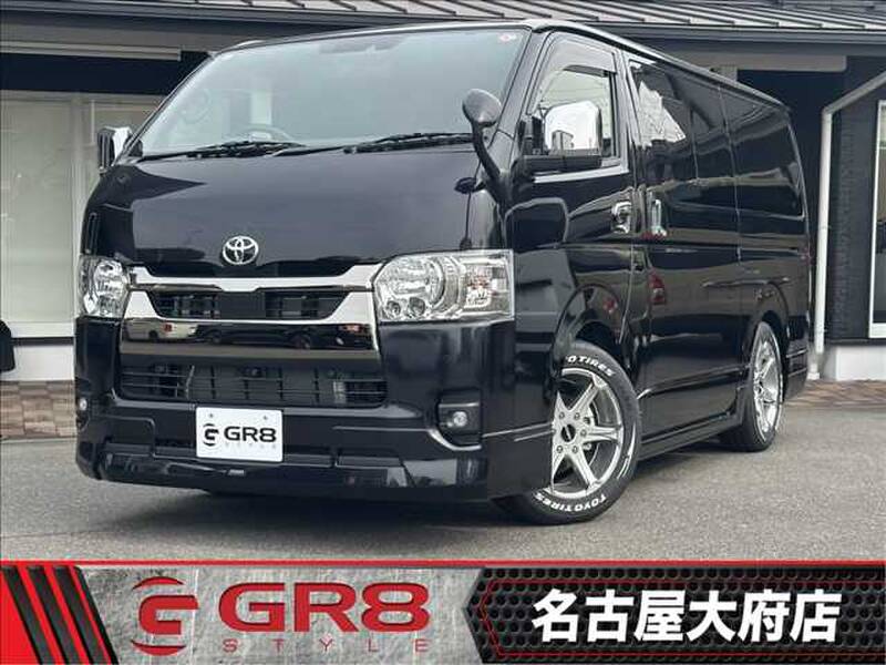 TOYOTA HIACE VAN