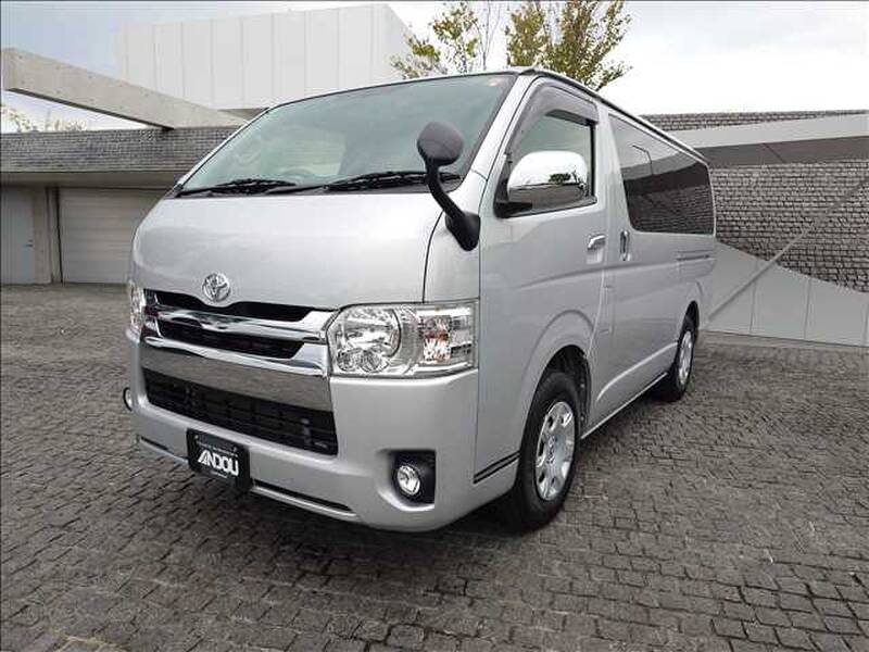 TOYOTA REGIUS ACE