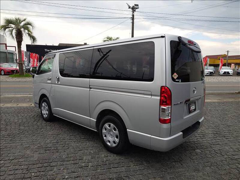 TOYOTA REGIUS ACE