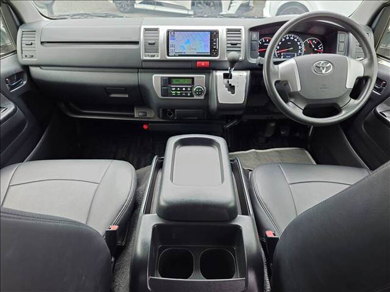 TOYOTA REGIUS ACE