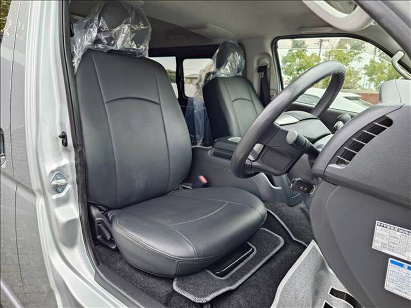 TOYOTA REGIUS ACE