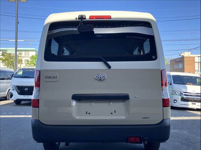 TOYOTA TOWNACE VAN