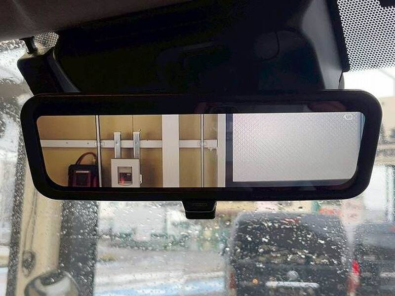 TOYOTA HIACE WAGON
