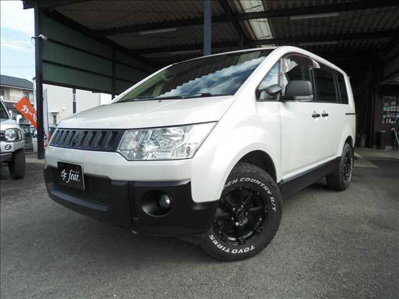 MITSUBISHI DELICA D5