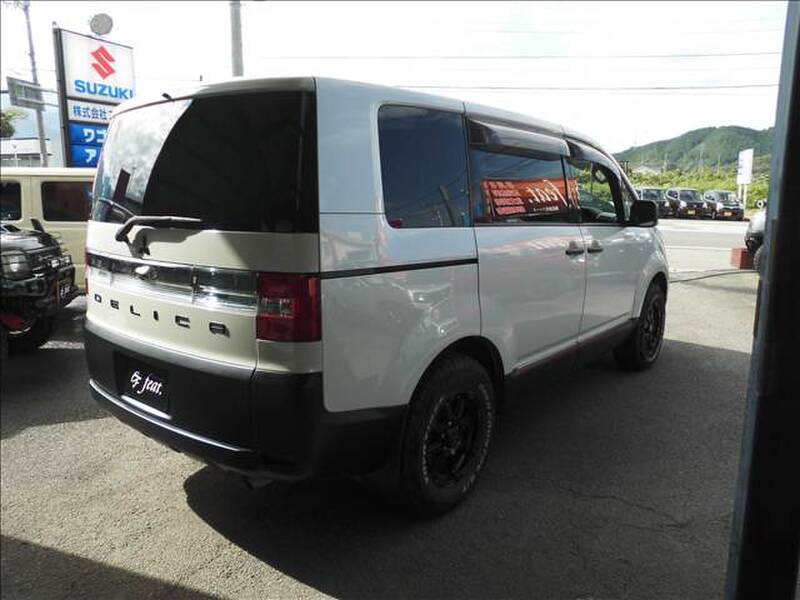 MITSUBISHI DELICA D5