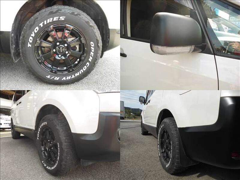 MITSUBISHI DELICA D5