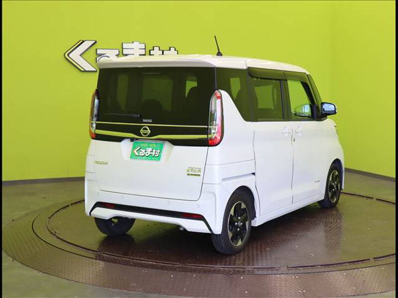 NISSAN ROOX