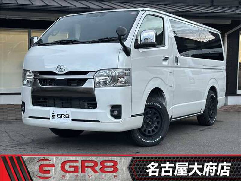 TOYOTA HIACE VAN