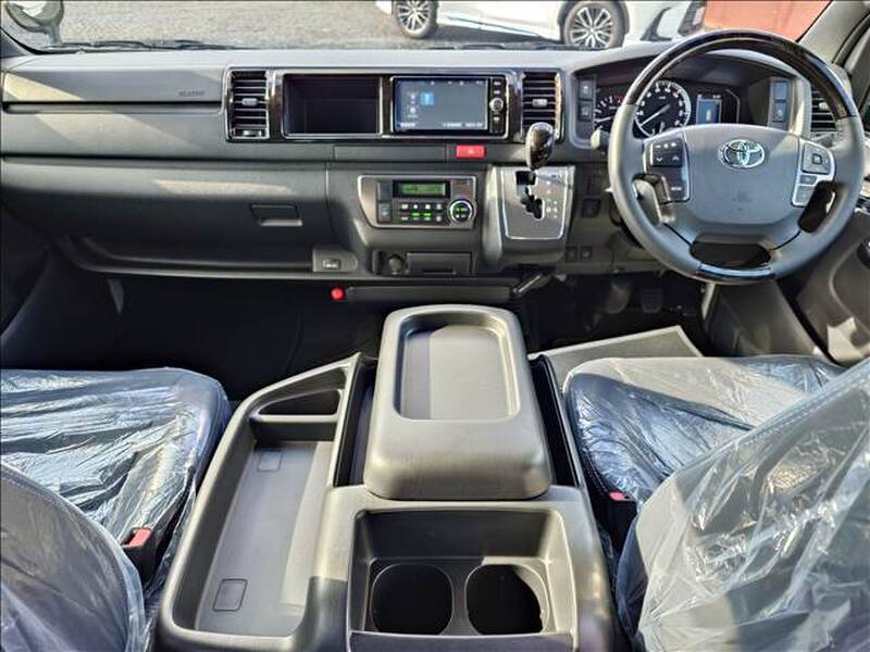 TOYOTA HIACE