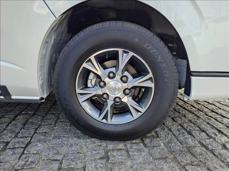 TOYOTA HIACE