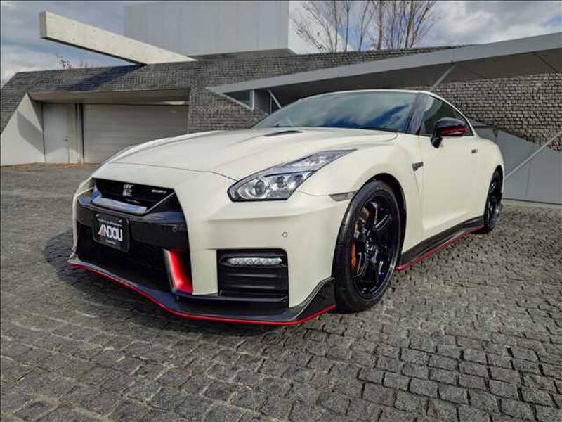NISSAN GT-R
