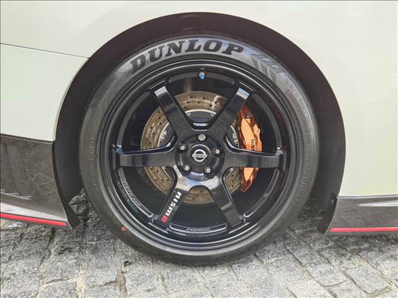 NISSAN GT-R