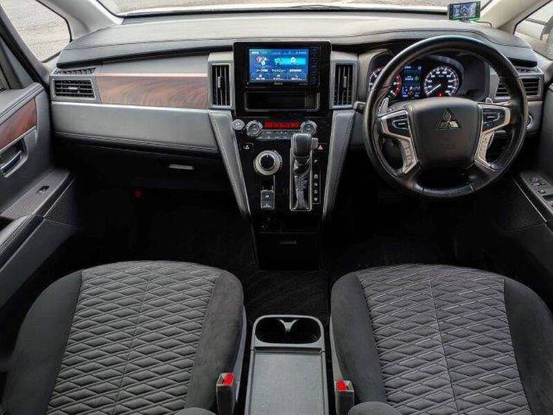MITSUBISHI DELICA D5
