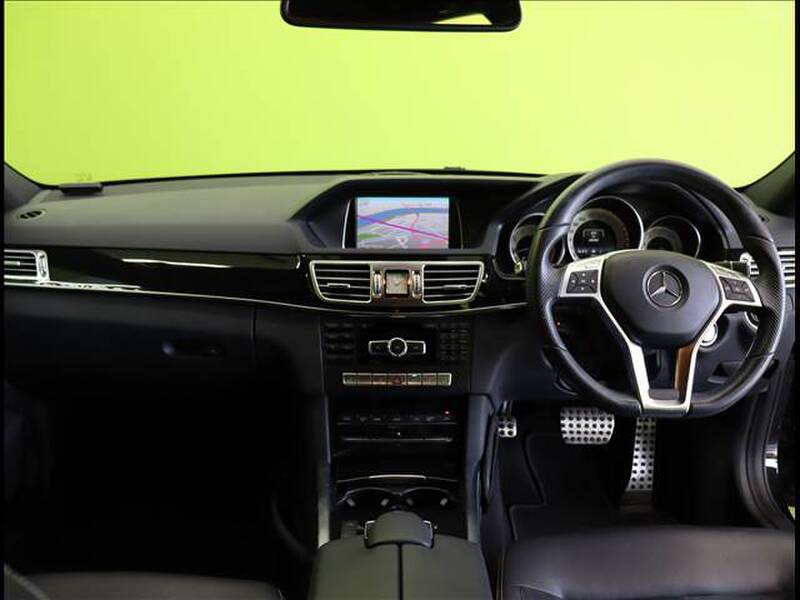 MERCEDES BENZ E-CLASS Sedan
