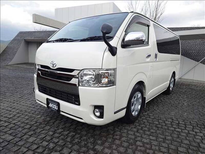 TOYOTA REGIUS ACE
