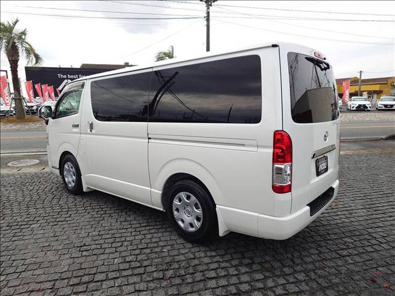 TOYOTA REGIUS ACE
