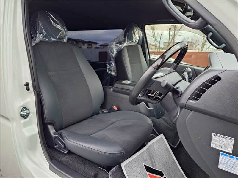 TOYOTA REGIUS ACE