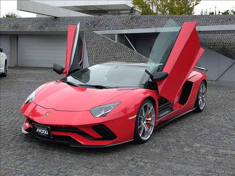 LAMBORGHINI AVENTADOR