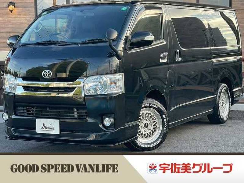 TOYOTA HIACE VAN