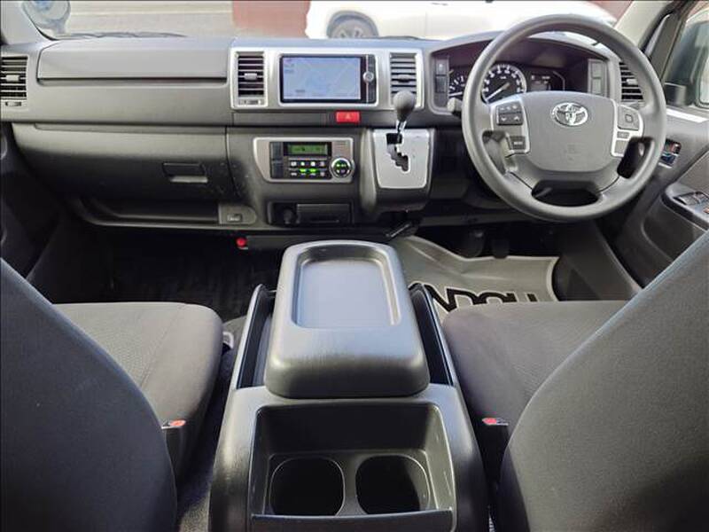 TOYOTA HIACE