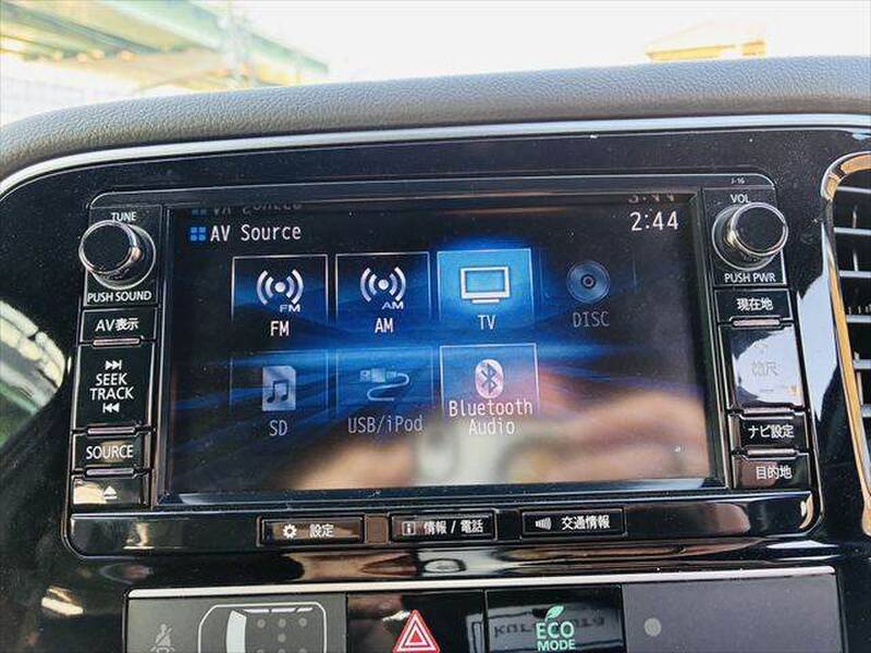 MITSUBISHI OUTLANDER PHV