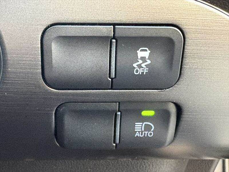 TOYOTA PRIUS PHV
