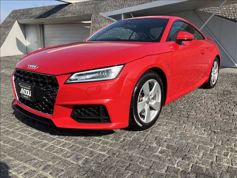 AUDI TT