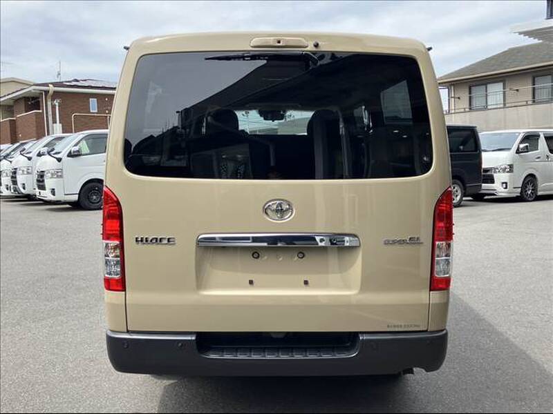 TOYOTA HIACE VAN