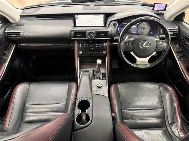 LEXUS IS