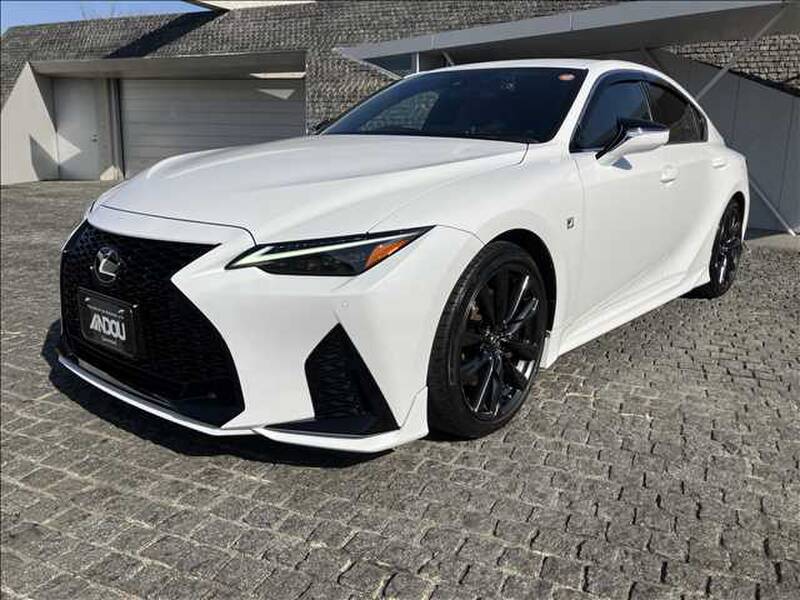 LEXUS IS